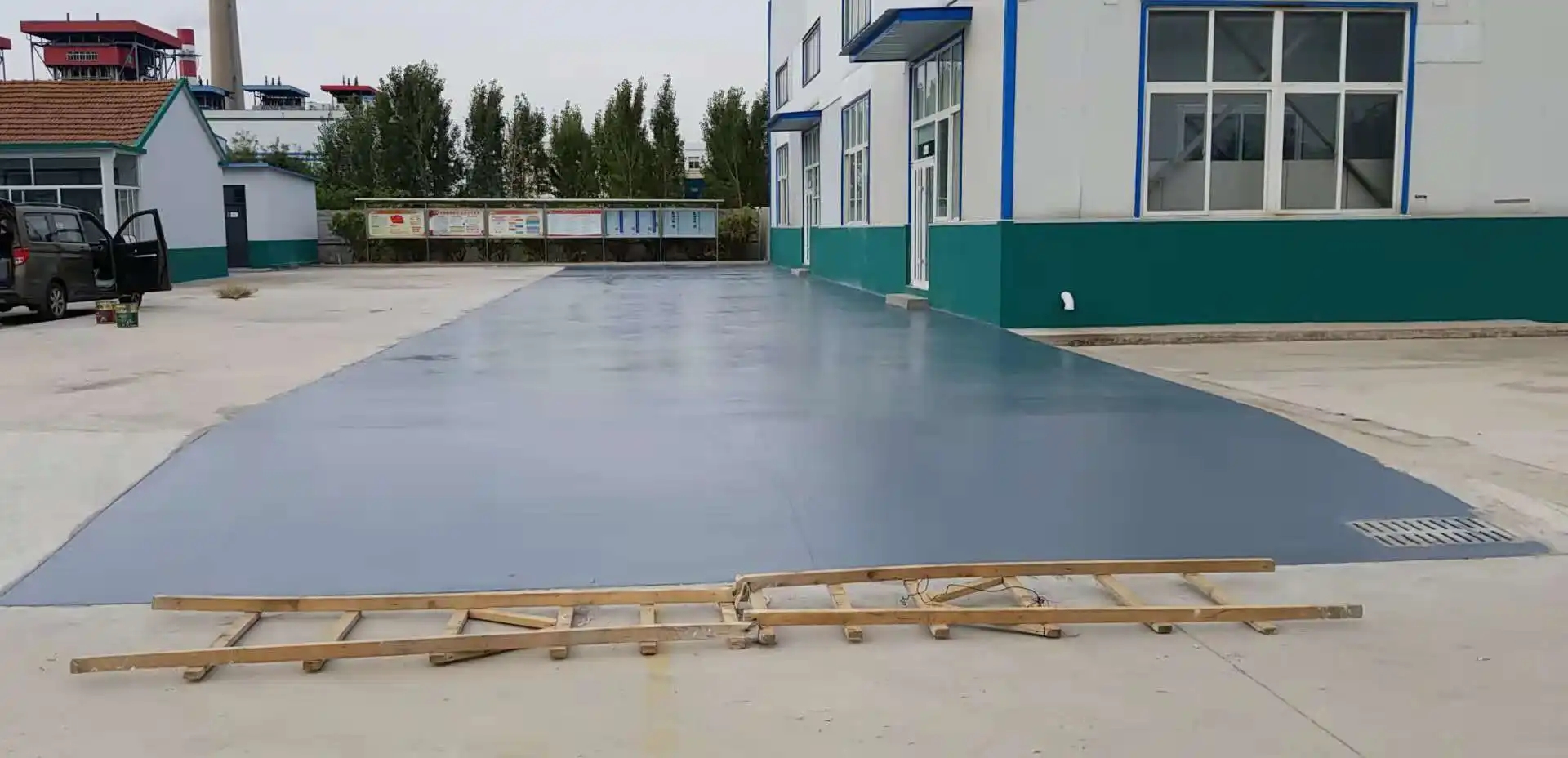 渝中车间厂房地坪漆修补翻新